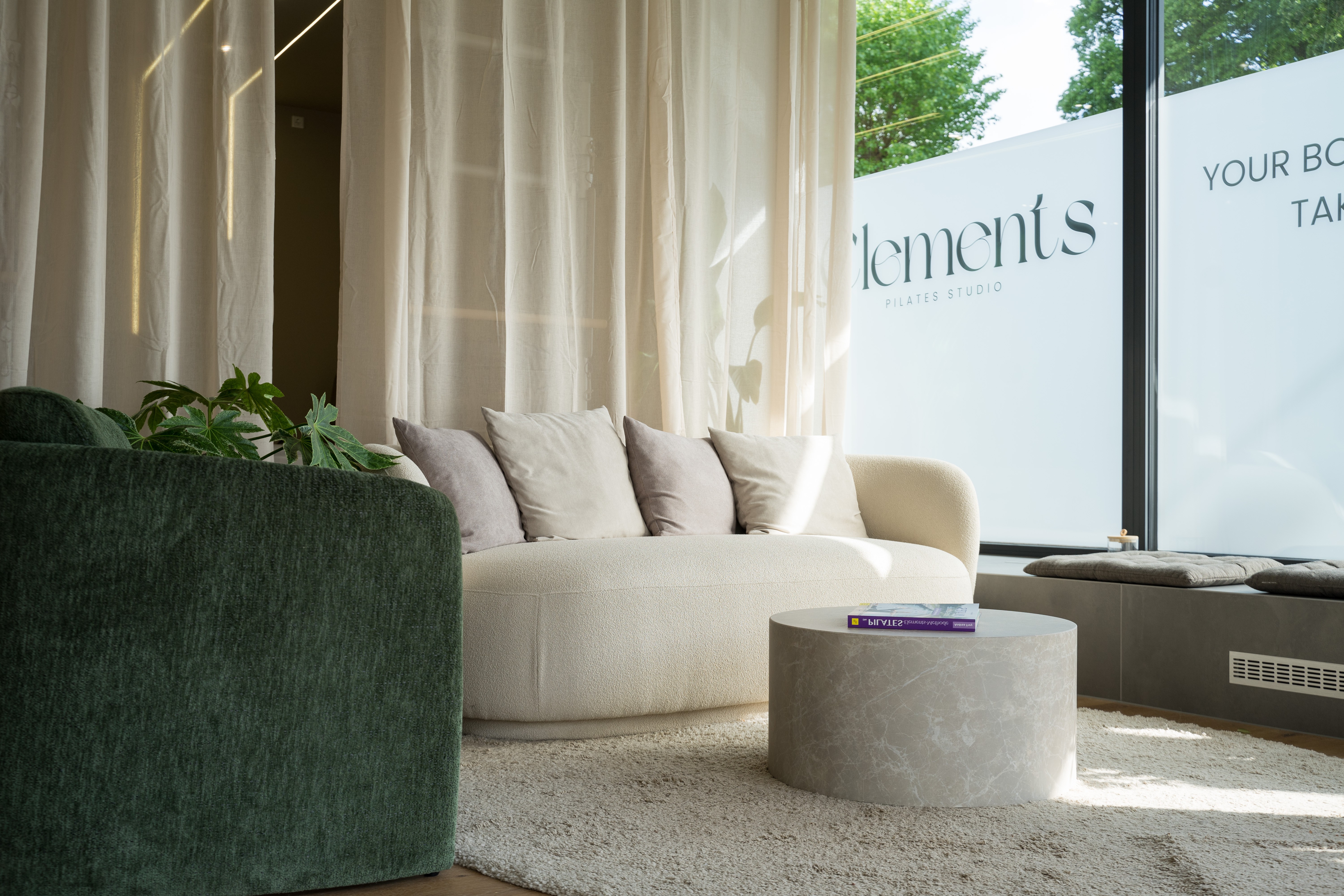 Elements Studio Lounge